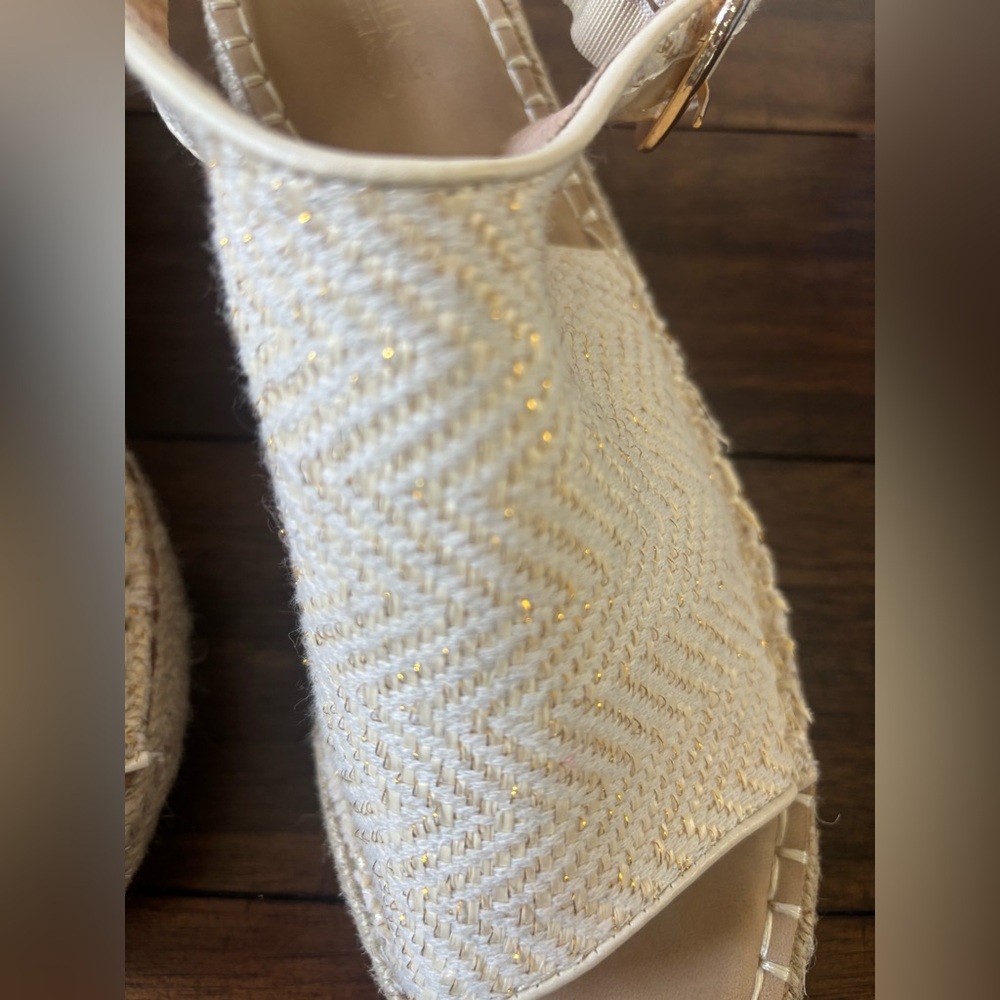 Catherine Malandrino Metallic Celio Platform Cream/Gold Women's Wedge Sandals 9